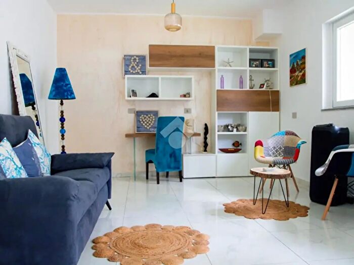 Appartamento bilocale in vendita in Via Rucellai, Santa Marinella