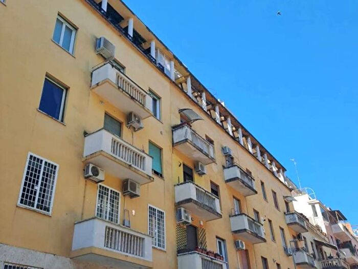 Appartamento quadrilocale in affitto in Via Annone, Trieste Coppedè, Roma