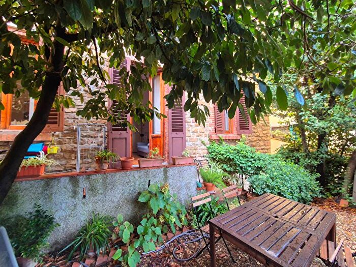 Appartamento quadrilocale in affitto in Via Ugo Foscolo, Marignolle Bellosguardo, Firenze