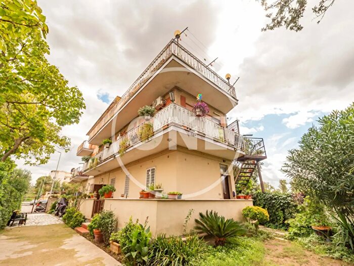 Appartamento bilocale in vendita in Viale Nusco, Roma