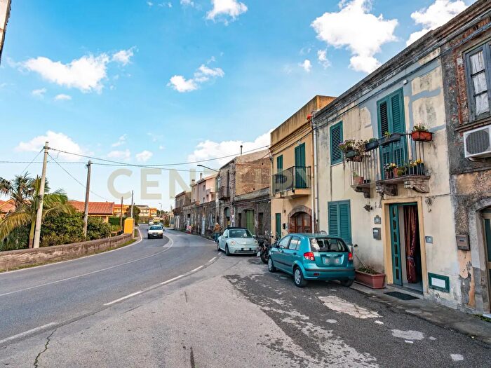 Casa quadrilocale in vendita in Via Giacomo Brodolini, Milazzo