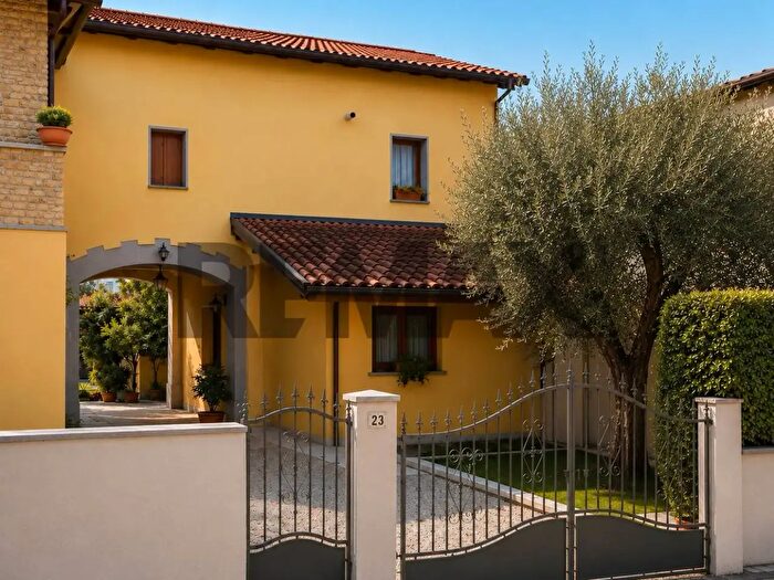 Appartamento trilocale in vendita in Via Poincicco, Zoppola