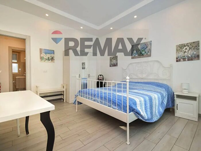 Appartamento trilocale in vendita in Via Reitano, Catania