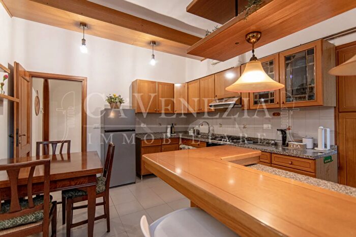 Appartamento trilocale in vendita in Venezia