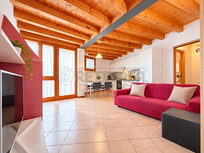 Appartamento trilocale in vendita in Santorso