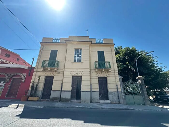 Casa con 10 locali in vendita in Via Nazionale Vigliatore, Terme Vigliatore
