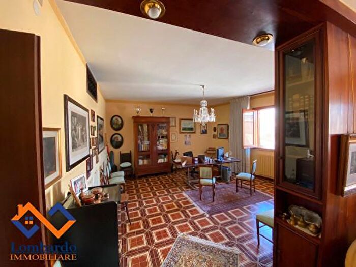 Appartamento con 6 locali in vendita in Viale Leonardo da Vinci, Castellammare Del Golfo