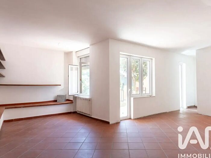 Appartamento con 5 locali in vendita in Discesa Calata San Francesco, Napoli