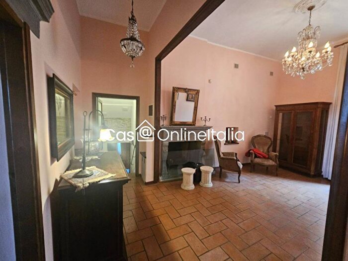 Appartamento con 6 locali in affitto in Via Torri di Properzio, Centro, Spello