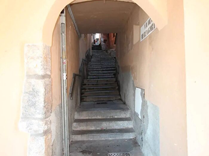 Casa con 6 locali in vendita in Vicolo Merzagora, Cannobio