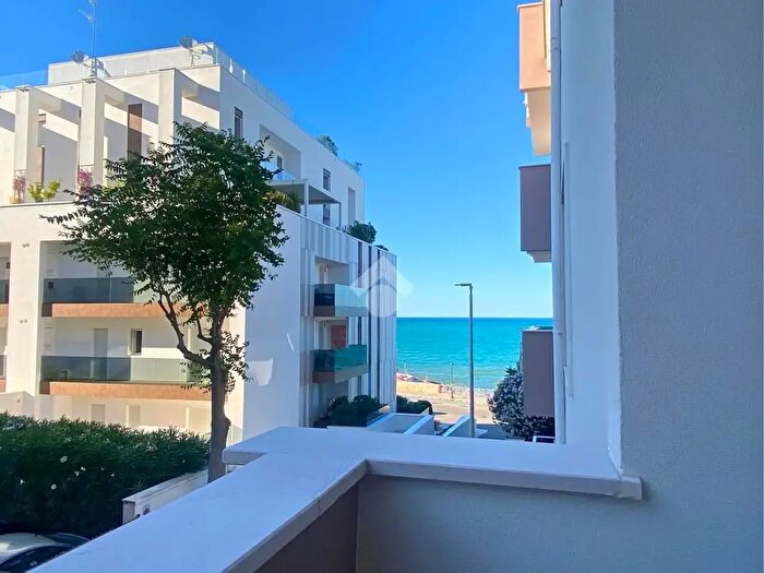 Appartamento quadrilocale in vendita in Lungomare Cristoforo Colombo, Trani