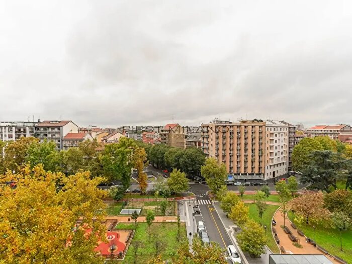 Appartamento trilocale in vendita in Via Argonne, Milano