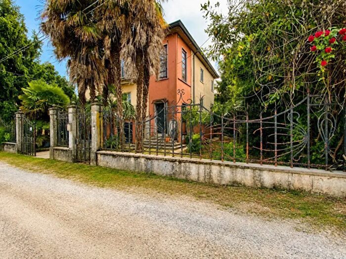Casa con 7 locali in vendita in Strada delle Cattane, Vicenza