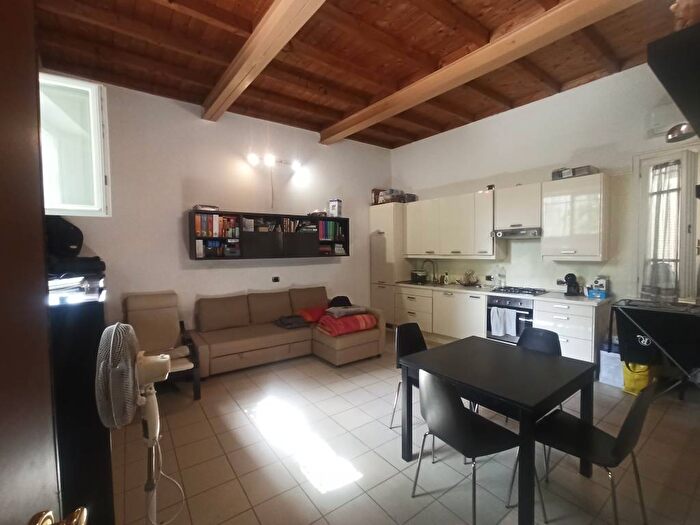 Appartamento monolocale in affitto in Strada Giuseppe Garibaldi, Centro Storico, Parma