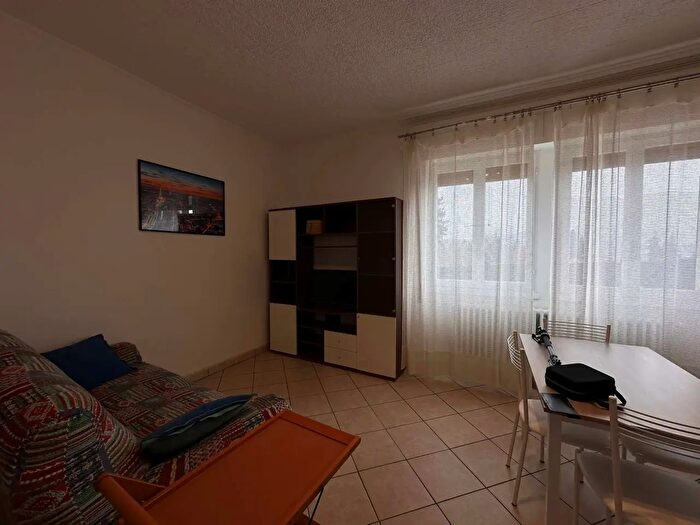 Appartamento trilocale in affitto in Via Roma, Meina