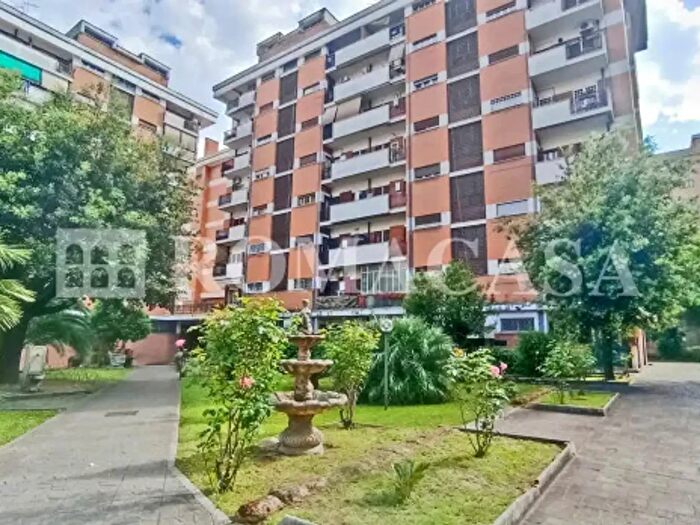 Appartamento trilocale in vendita in Via Prenestina, Roma
