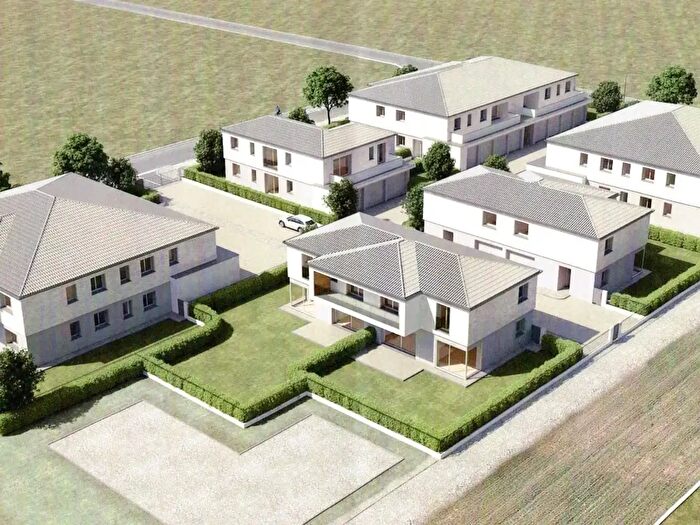 Appartamento trilocale in vendita in Via Monte Maggiorasca, Parma