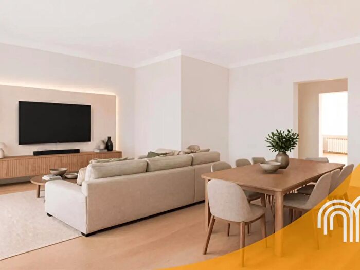 Appartamento con 5 locali in vendita in Via Principi d'Acaja, Torino