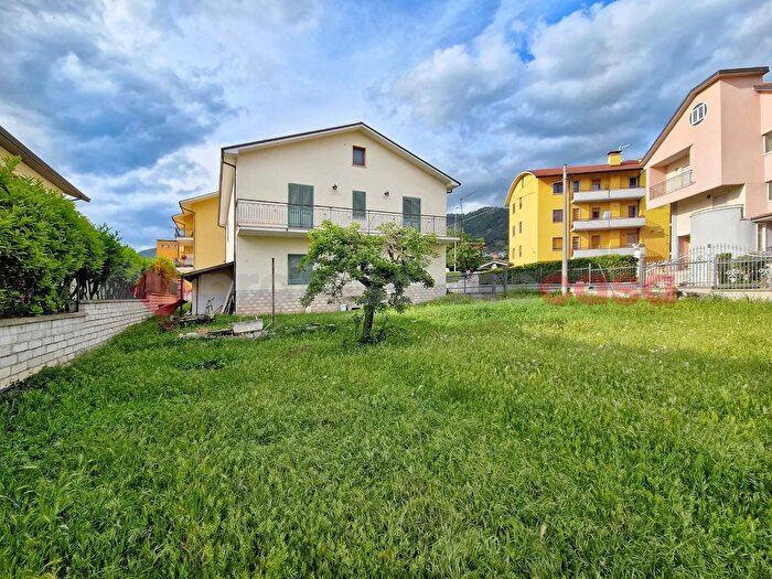 Casa quadrilocale in vendita in Via Pratelle di Vetoio, LAquila
