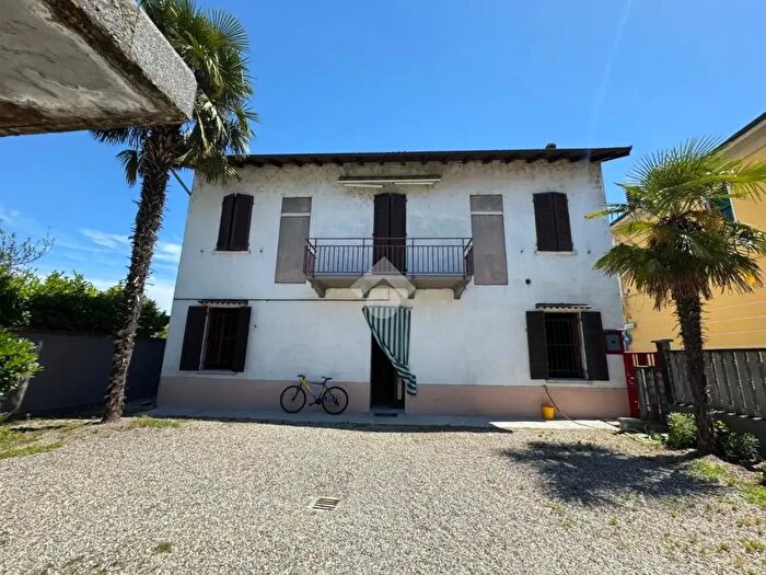 Casa trilocale in vendita in Via dell'Alba, Borgolavezzaro
