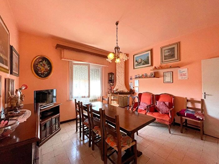 Casa con 12 locali in vendita in Via Risorgimento, Pieve A Nievole