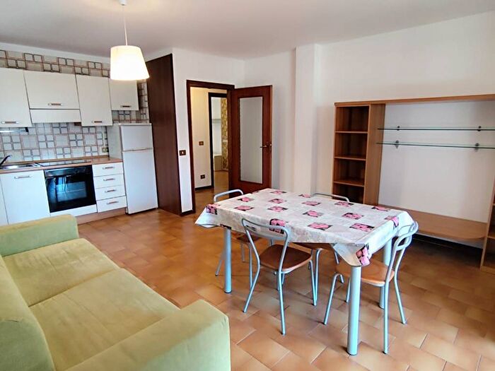 Appartamento trilocale in affitto in Rue de la Gare, Centro, Chatillon