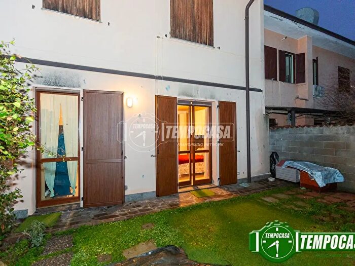 Appartamento bilocale in vendita in Via Alessandro Manzoni, Bagnolo Cremasco