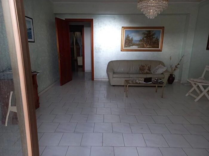 Appartamento con 5 locali in vendita in Via Guglielmo Marconi Piedimonte Etneo, Piedimonte Etneo