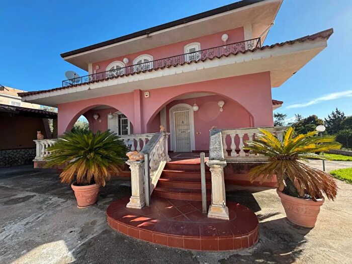 Casa con 5 locali in vendita in Palermo