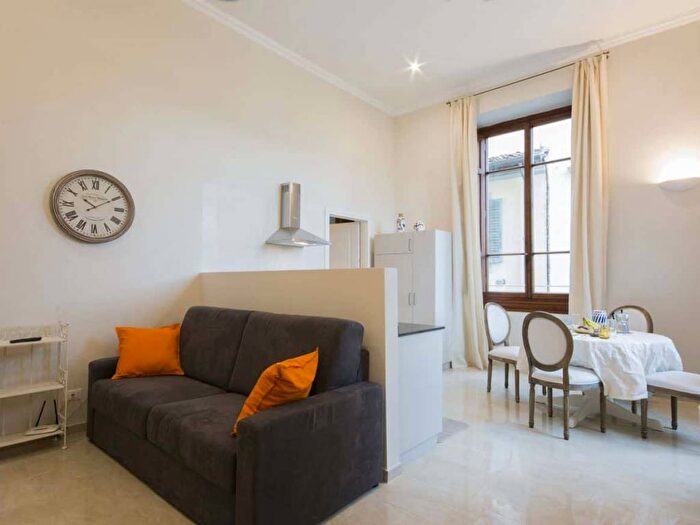 Appartamento trilocale in affitto in Piazza Cesare Beccaria, D'Azeglio, Firenze