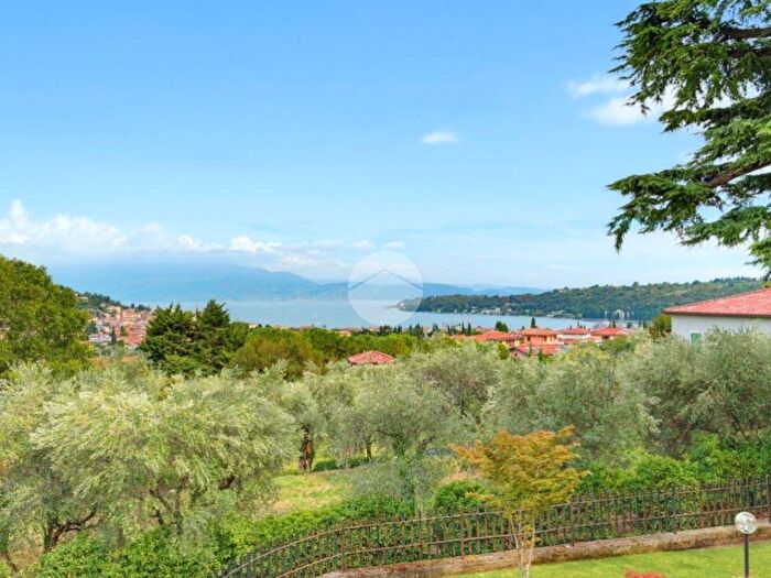Appartamento trilocale in affitto in Via degli Abeti, Centro, Salò