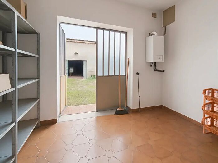 Casa con 9 locali in vendita in Bientina