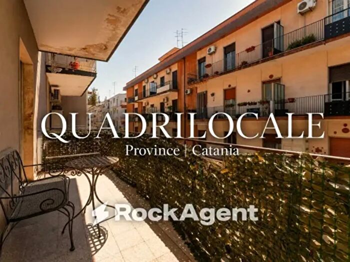 Appartamento quadrilocale in vendita in Via Genova, Catania