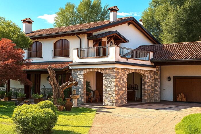 Casa con 11 locali in vendita in Schio