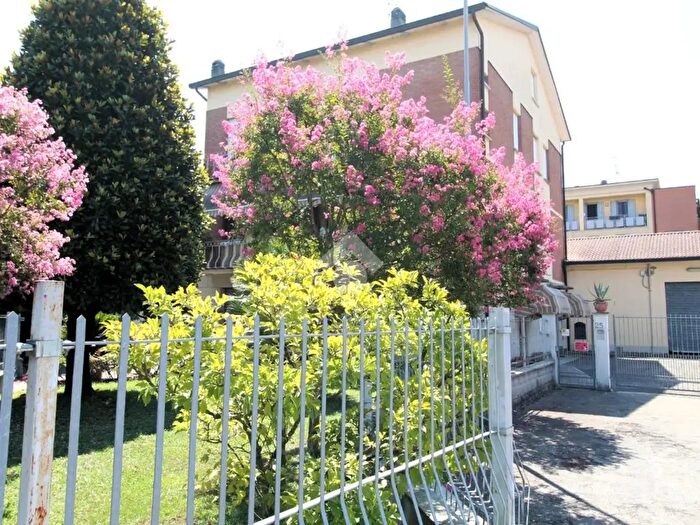 Appartamento trilocale in vendita in Via Carlo Zatti, Reggio Emilia