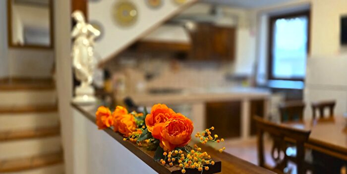 Casa quadrilocale in vendita in Vicolo Mulini, Argegno