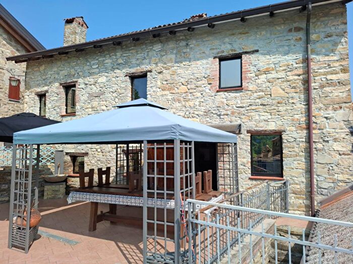 Casa quadrilocale in vendita in Coli