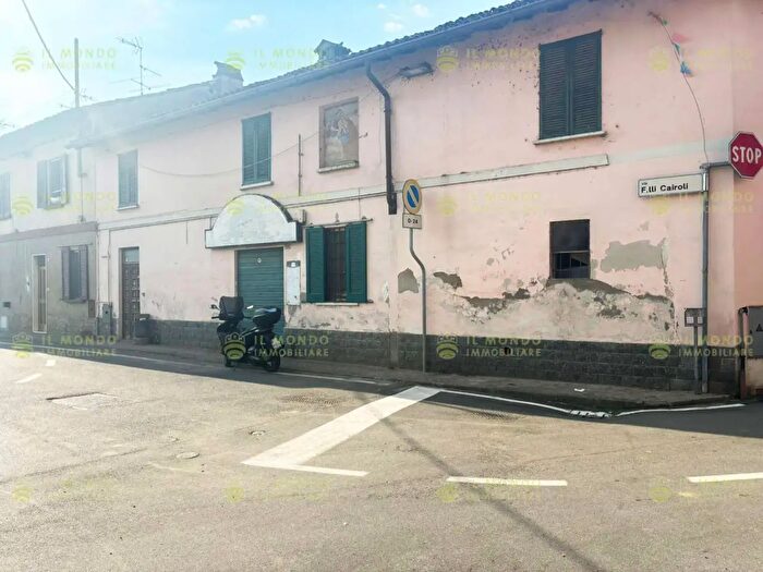 Casa con 5 locali in vendita in Via Fratelli Cairoli, Filighera