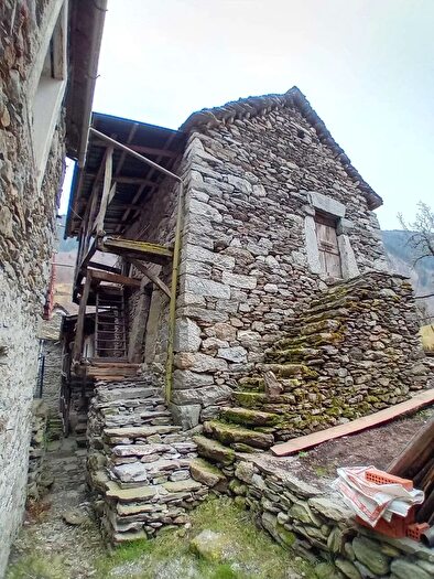 Casa trilocale in vendita in Località Rivera, Borgomezzavalle