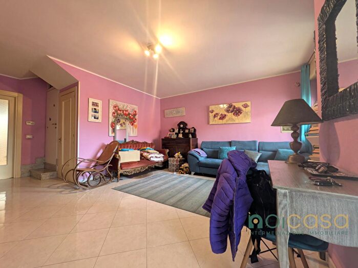 Casa quadrilocale in vendita in Via Petrelli, Arnesano