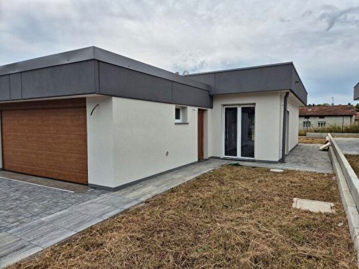 Casa quadrilocale in vendita in Via Alessandro Manzoni, Uggiate con Ronago