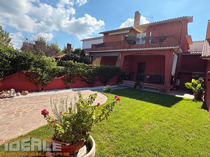 Casa quadrilocale in vendita in Via del Leone, Colle Romito, Ardea
