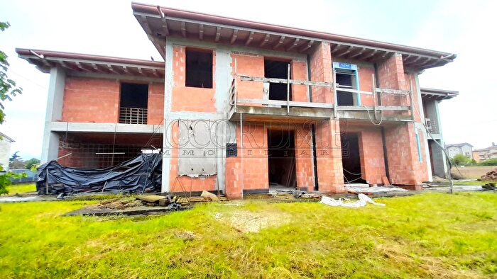 Casa con 6 locali in vendita in Piazzola Sul Brenta