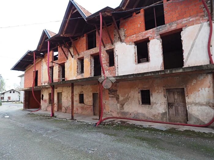 Case in Vendita e in Affitto - 3