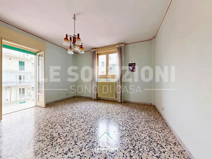 Appartamento trilocale in vendita in Via Cesare Antonelli, Putignano