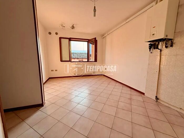 Appartamento trilocale in vendita in Via Giacomo Matteotti, Ravarino