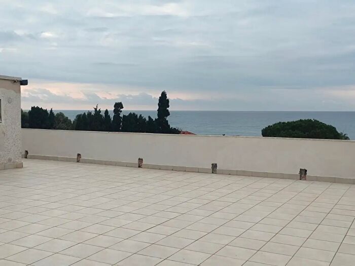 Appartamento quadrilocale in vendita in Via Nazionale, Palizzi