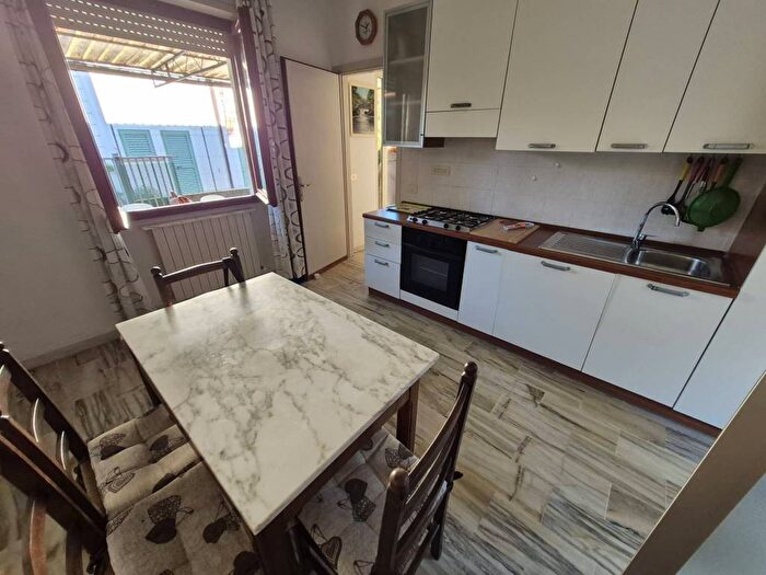 Casa trilocale in affitto in Via dei Mille, Pietrasanta