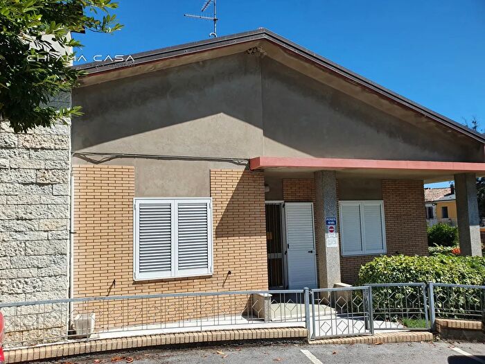 Casa con 7 locali in vendita in Viale Dante Alighieri, Sassofeltrio