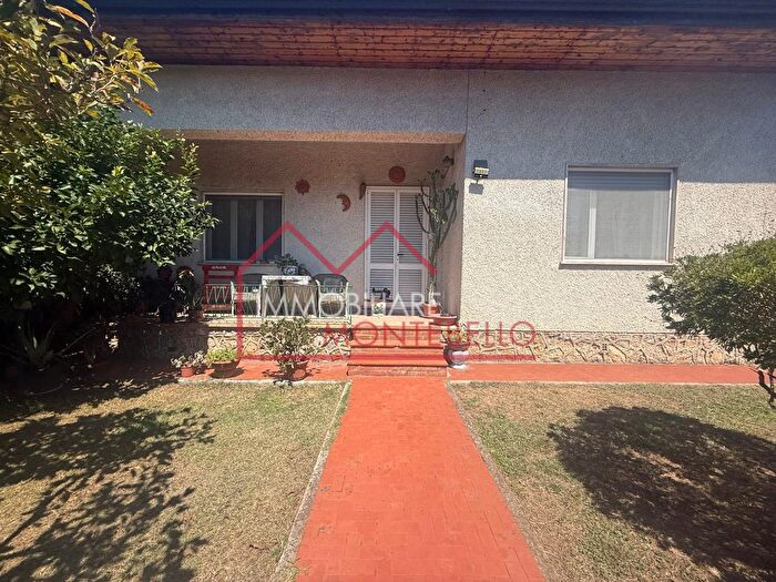 Casa con 5 locali in vendita in It, Camaiore
